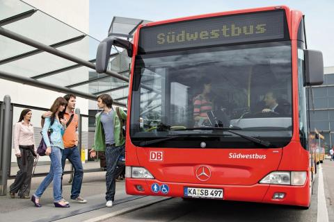 Freie Fahrt mit Bus und Bahn
